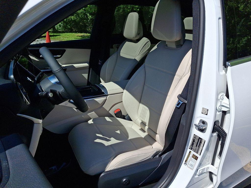 new 2025 Mercedes-Benz GLC 300 car, priced at $55,405