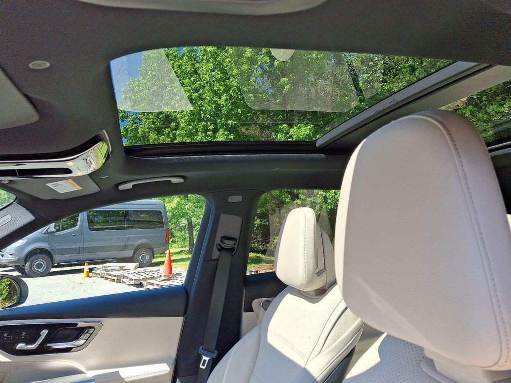 new 2025 Mercedes-Benz GLC 300 car, priced at $55,405