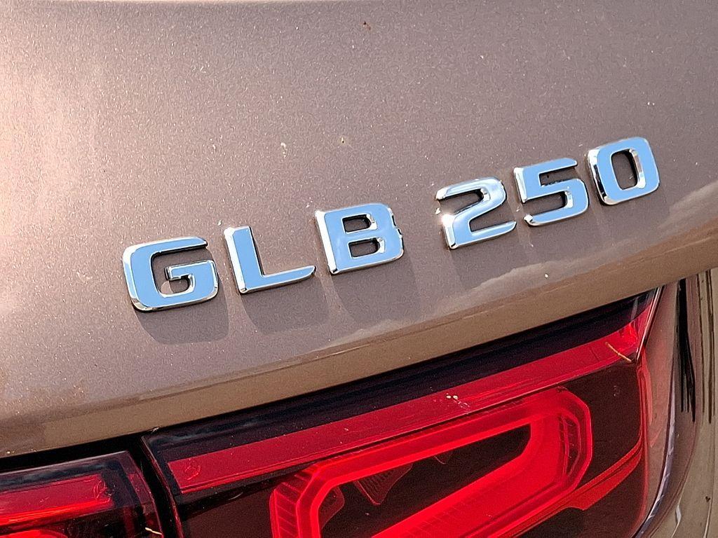used 2022 Mercedes-Benz GLB 250 car, priced at $31,900
