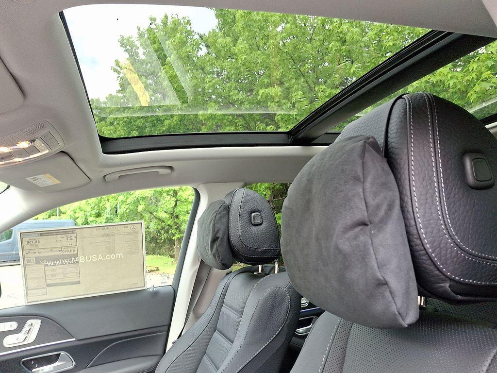 new 2025 Mercedes-Benz GLS 450 car, priced at $98,700
