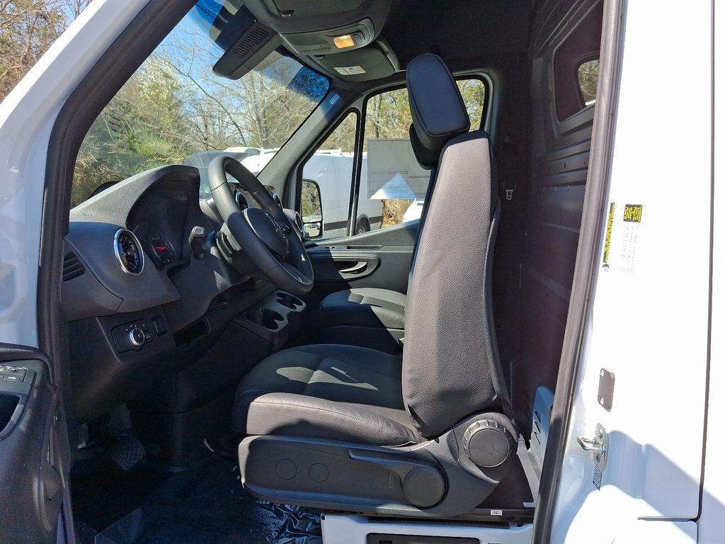new 2025 Mercedes-Benz Sprinter 2500 car, priced at $62,280