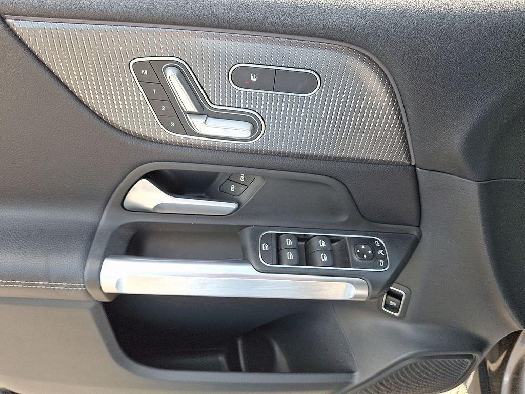 used 2021 Mercedes-Benz GLB 250 car, priced at $23,985