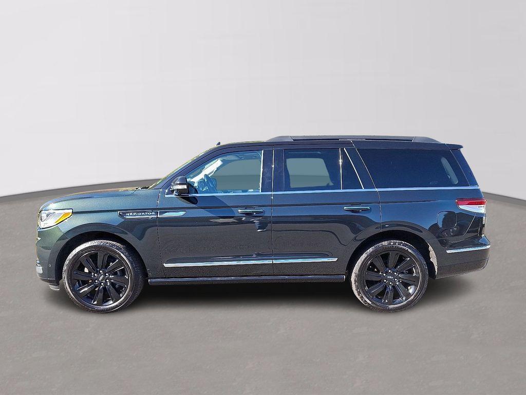used 2022 Lincoln Navigator car, priced at $57,900