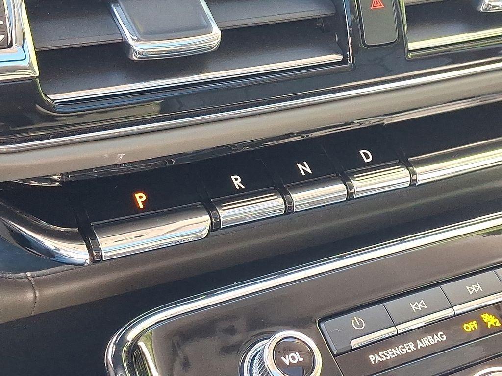 used 2022 Lincoln Navigator car, priced at $57,900