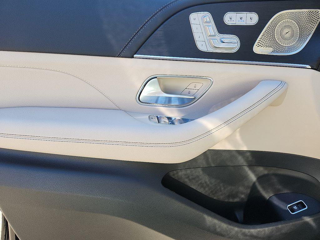 new 2026 Mercedes-Benz GLE 450 car, priced at $85,015