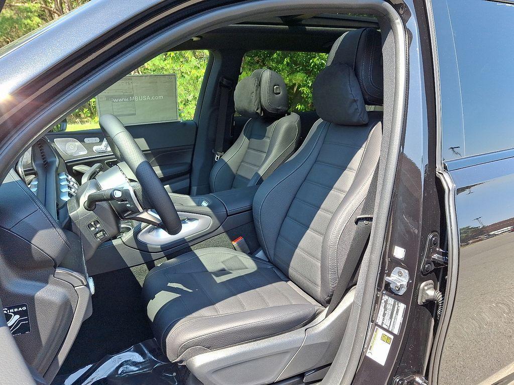 new 2025 Mercedes-Benz GLS 450 car, priced at $100,265