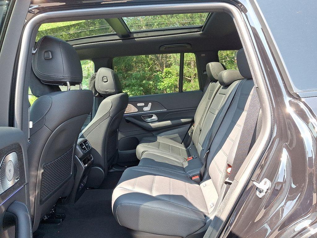 new 2025 Mercedes-Benz GLS 450 car, priced at $100,265