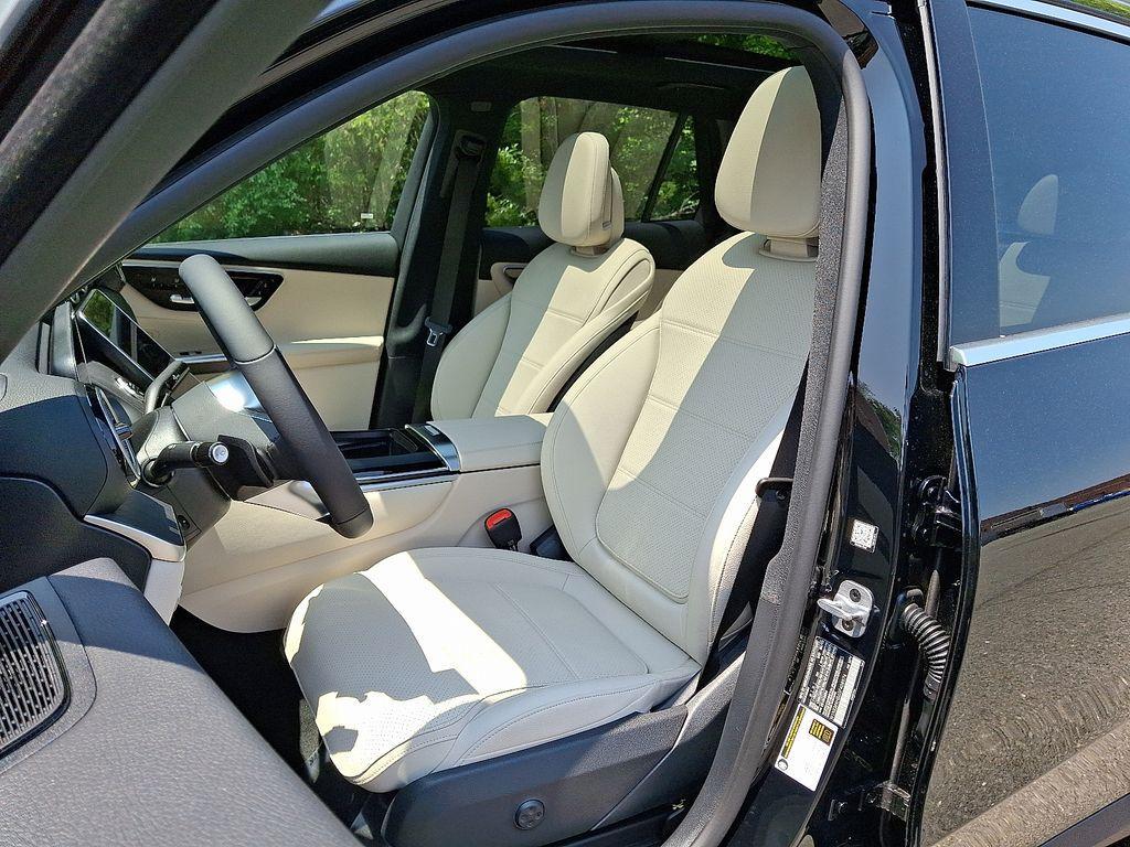 new 2025 Mercedes-Benz GLC 300 car, priced at $55,405