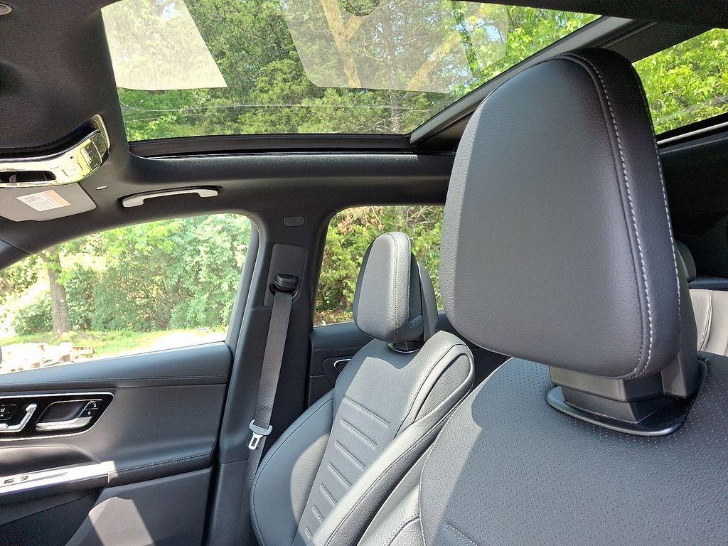 new 2025 Mercedes-Benz GLC 350e car, priced at $73,660