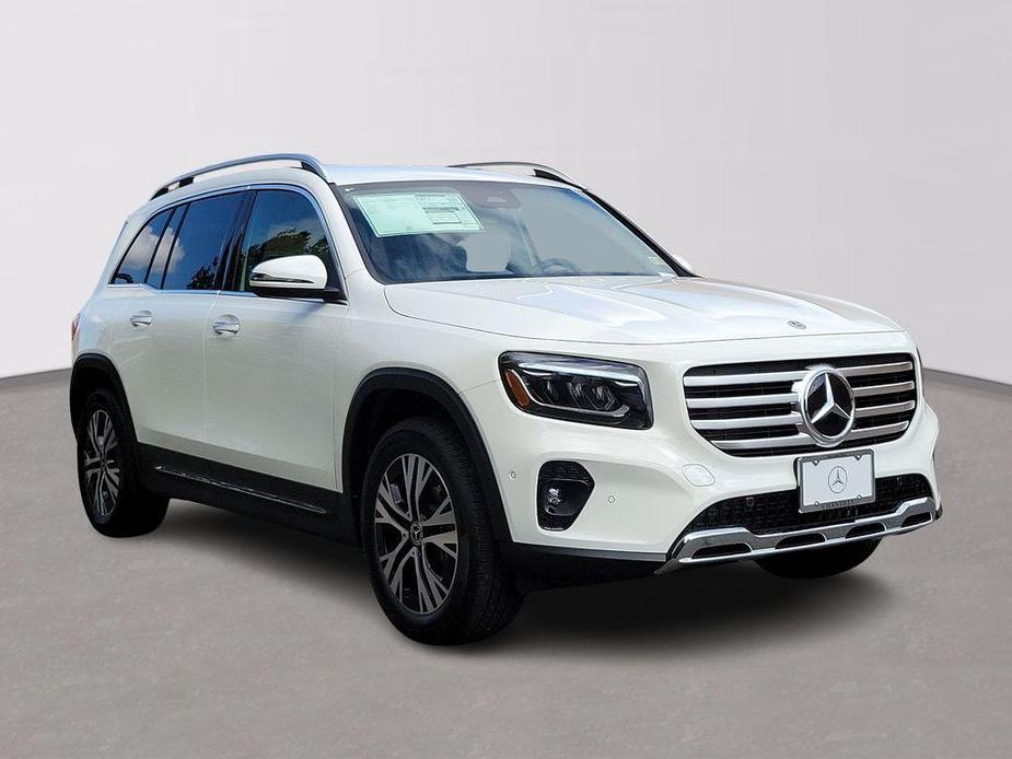 new 2025 Mercedes-Benz GLB 250 car, priced at $51,095