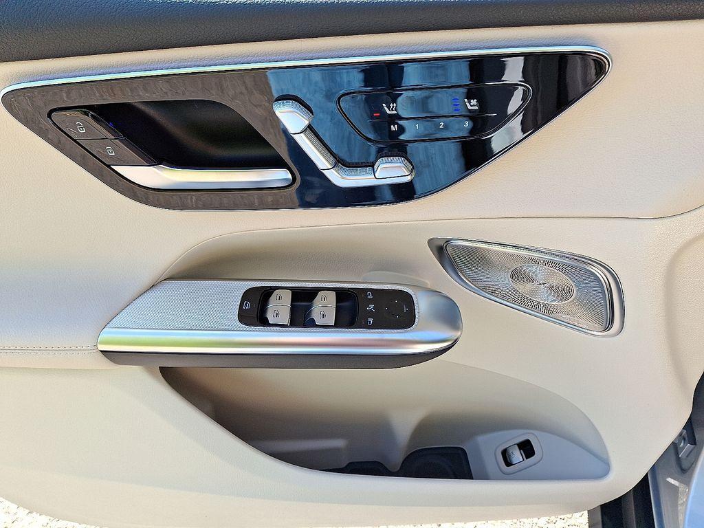 new 2025 Mercedes-Benz GLC 300 car, priced at $58,185