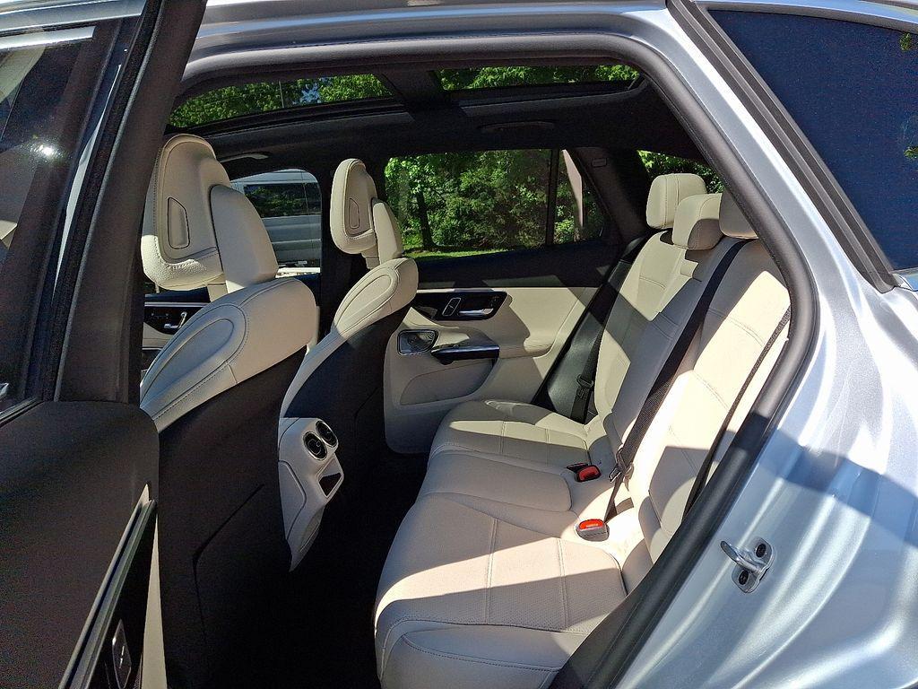 new 2025 Mercedes-Benz GLC 300 car, priced at $58,185