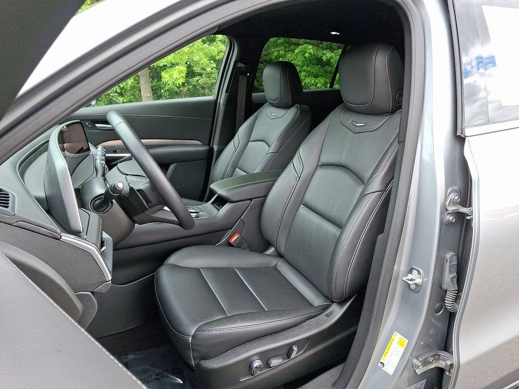 used 2024 Cadillac XT4 car, priced at $38,475