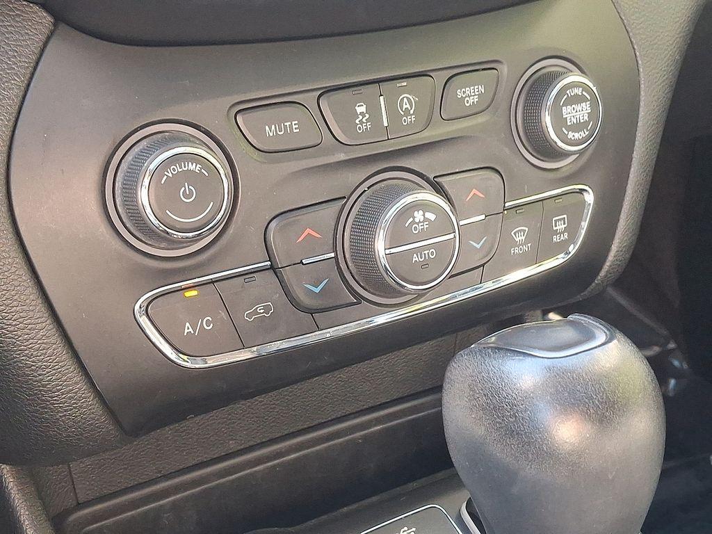 used 2019 Jeep Cherokee car, priced at $14,200