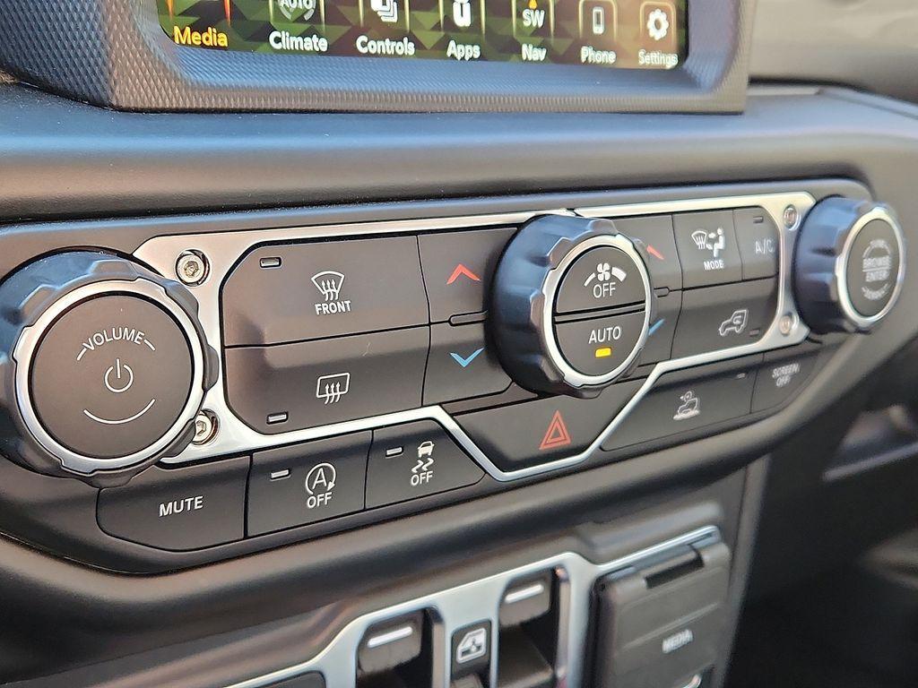 used 2022 Jeep Wrangler Unlimited car, priced at $37,300