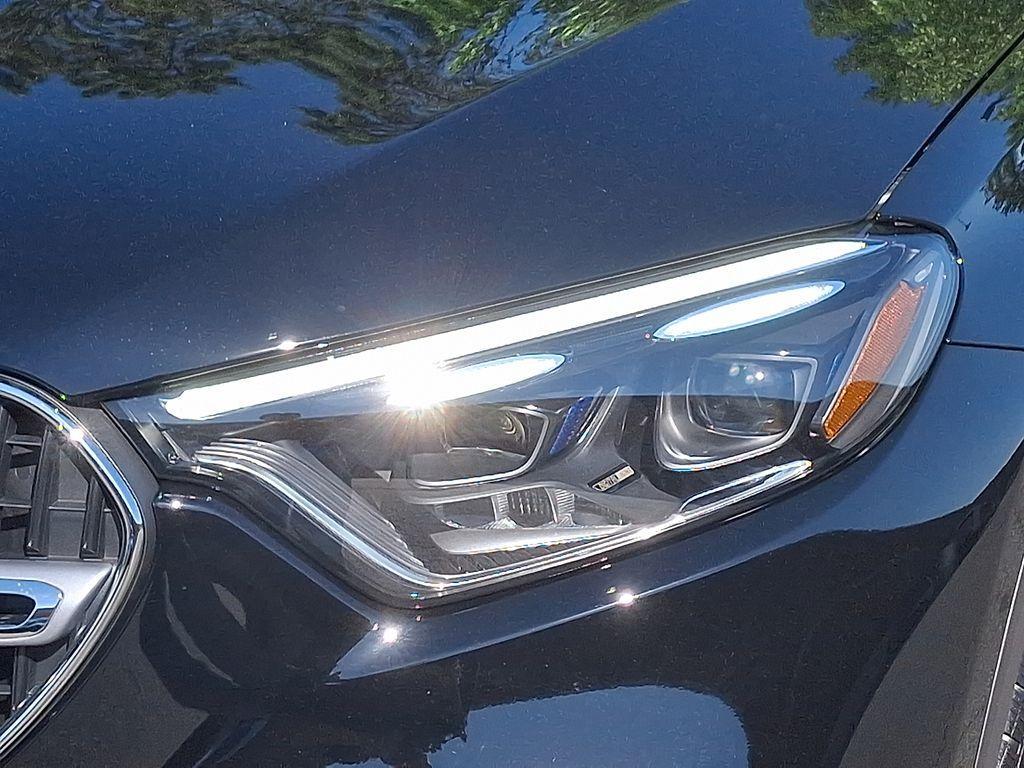 new 2025 Mercedes-Benz GLC 300 car, priced at $59,035