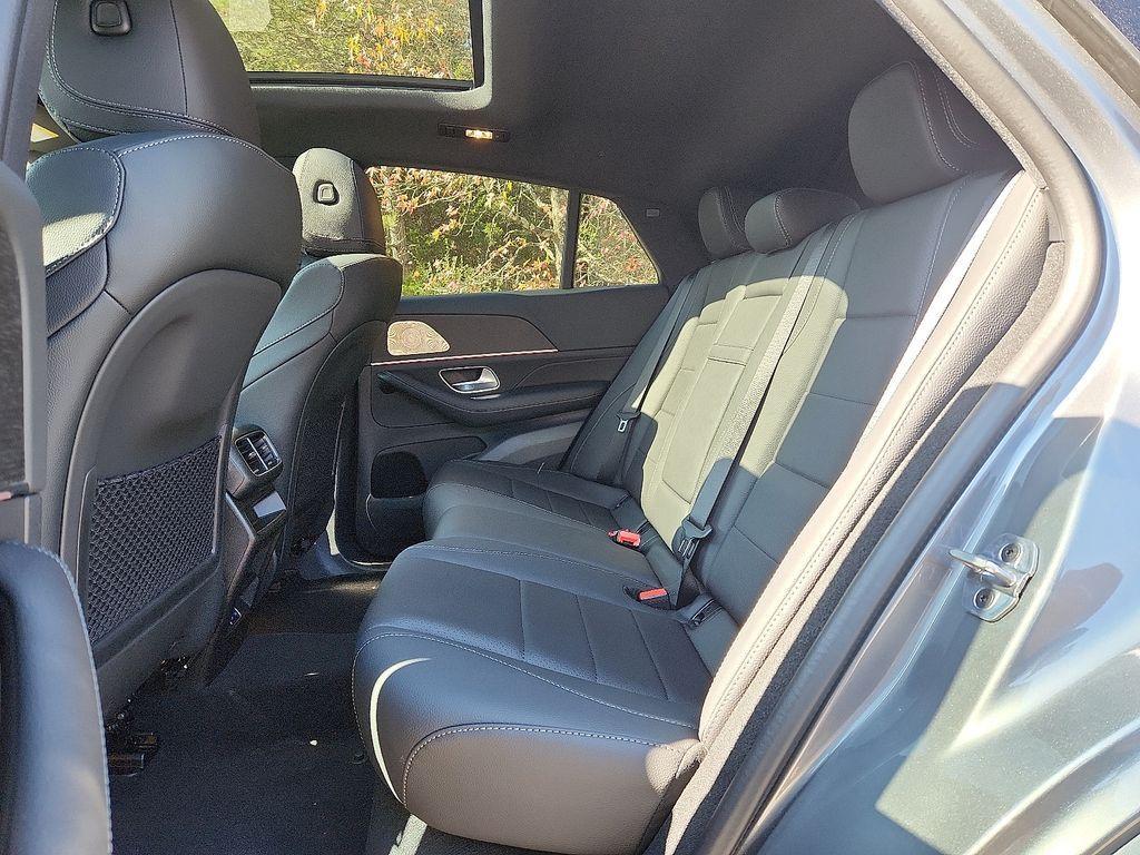 new 2026 Mercedes-Benz GLE 450 car, priced at $84,060