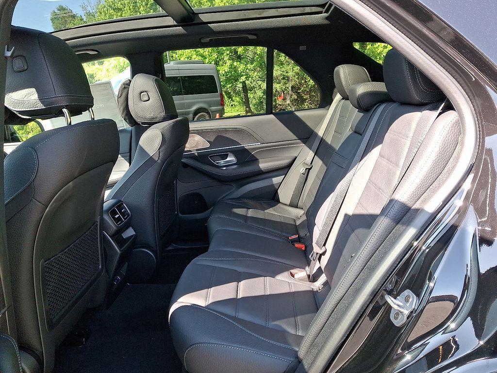 new 2025 Mercedes-Benz GLE 450 car, priced at $89,105