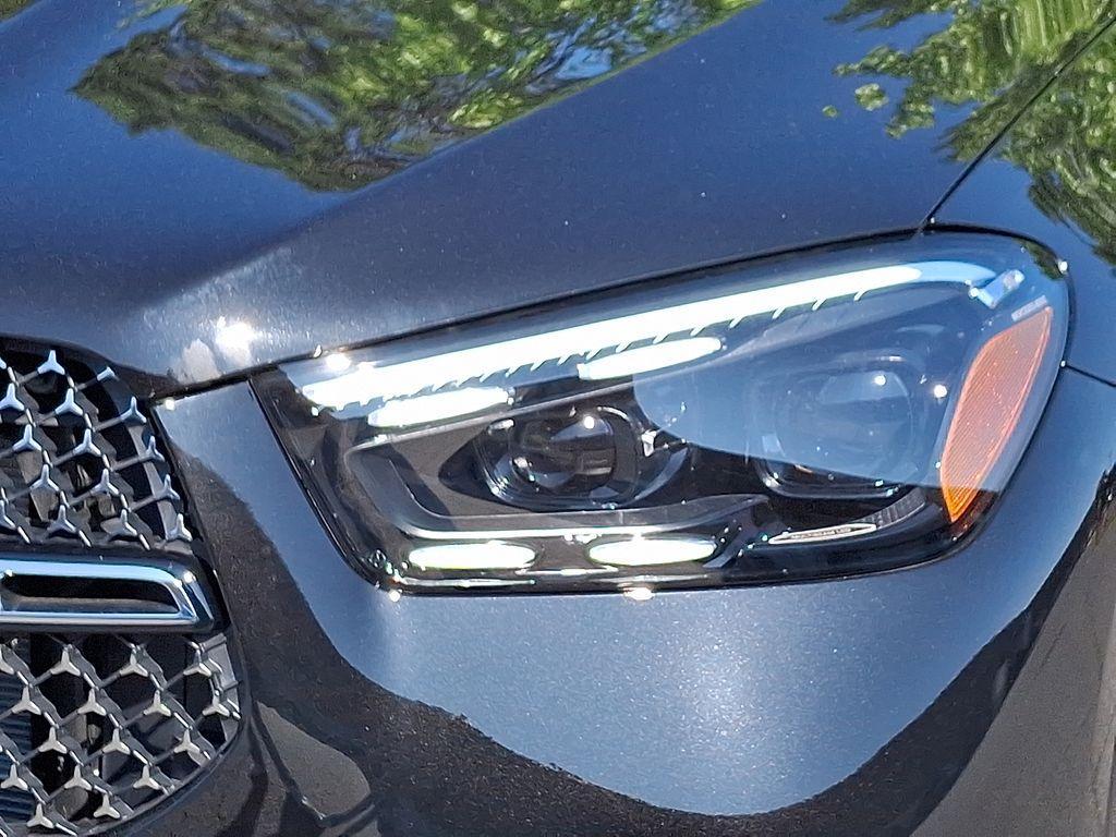 new 2025 Mercedes-Benz GLE 450 car, priced at $89,105