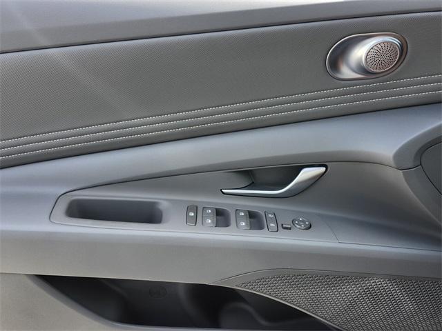 new 2025 Hyundai Elantra car, priced at $25,585