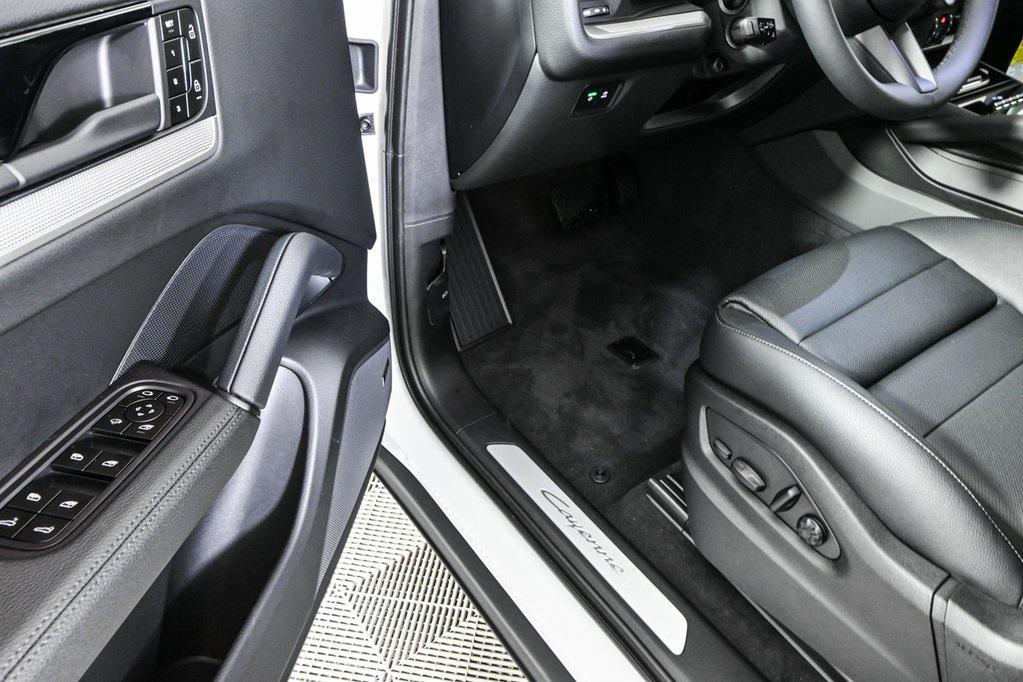 new 2025 Porsche Cayenne car, priced at $101,005