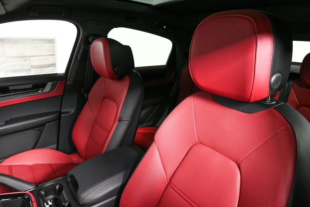 new 2025 Porsche Cayenne car, priced at $151,685