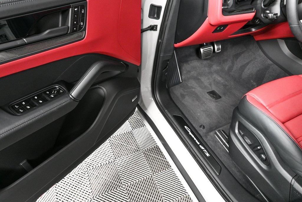 new 2025 Porsche Cayenne car, priced at $151,685
