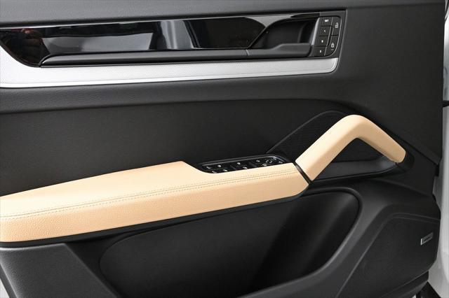new 2025 Porsche Cayenne car, priced at $111,685