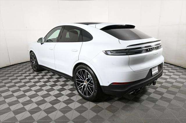 new 2025 Porsche Cayenne car, priced at $111,685