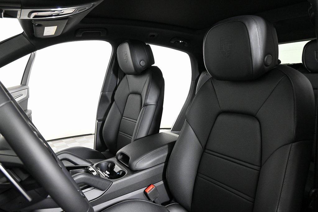 new 2025 Porsche Cayenne car, priced at $140,015