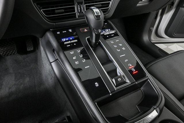 used 2025 Porsche Macan car
