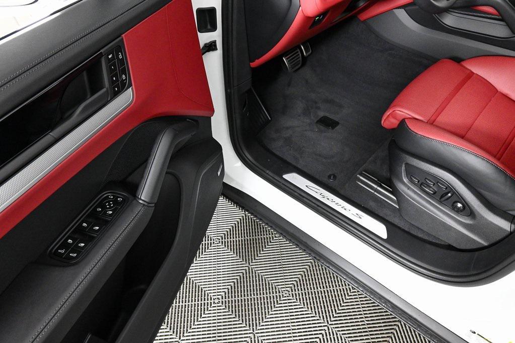 new 2025 Porsche Cayenne car, priced at $135,995