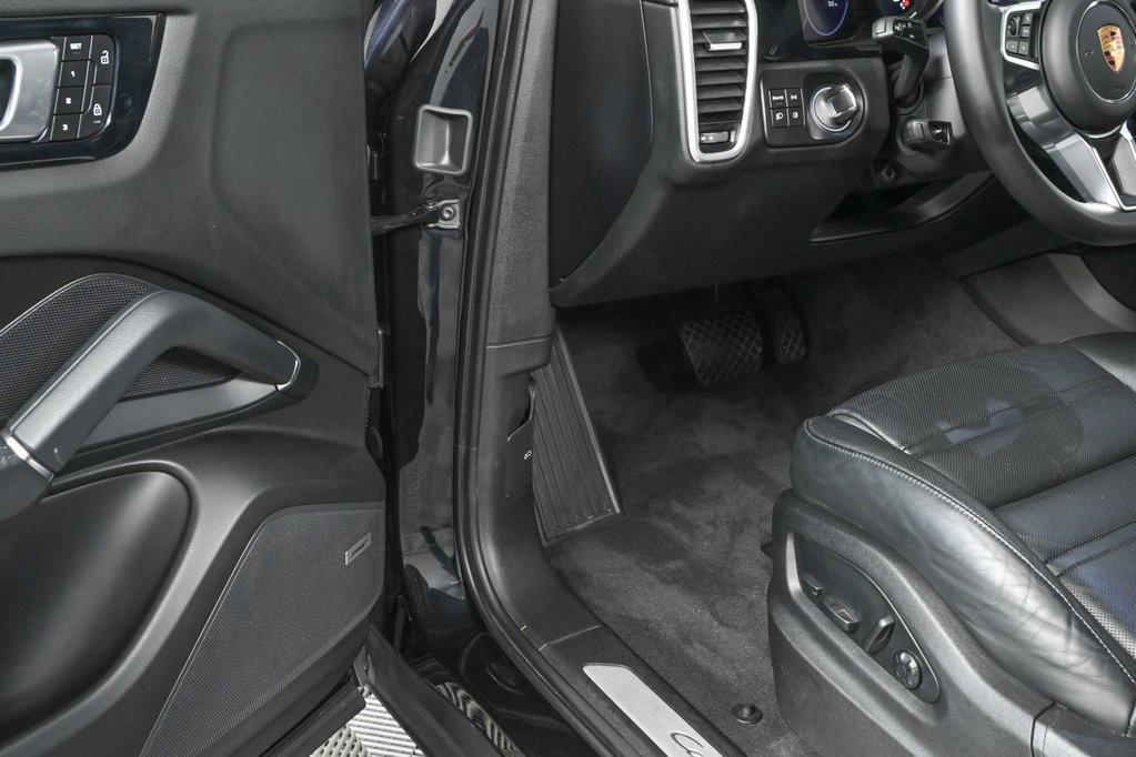 used 2022 Porsche Cayenne car, priced at $69,998
