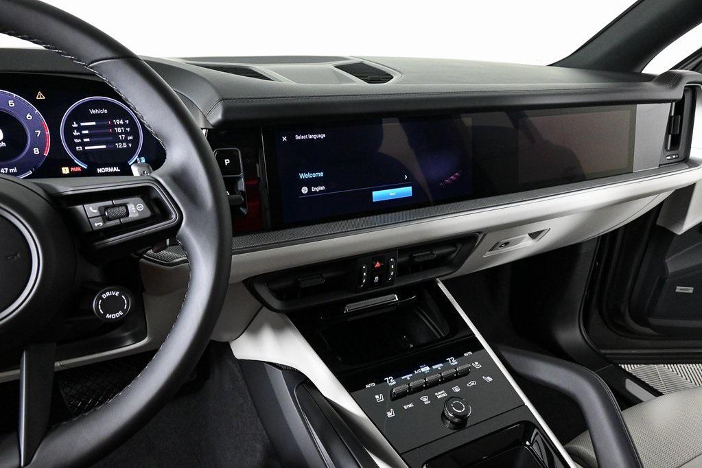new 2025 Porsche Cayenne car, priced at $105,585