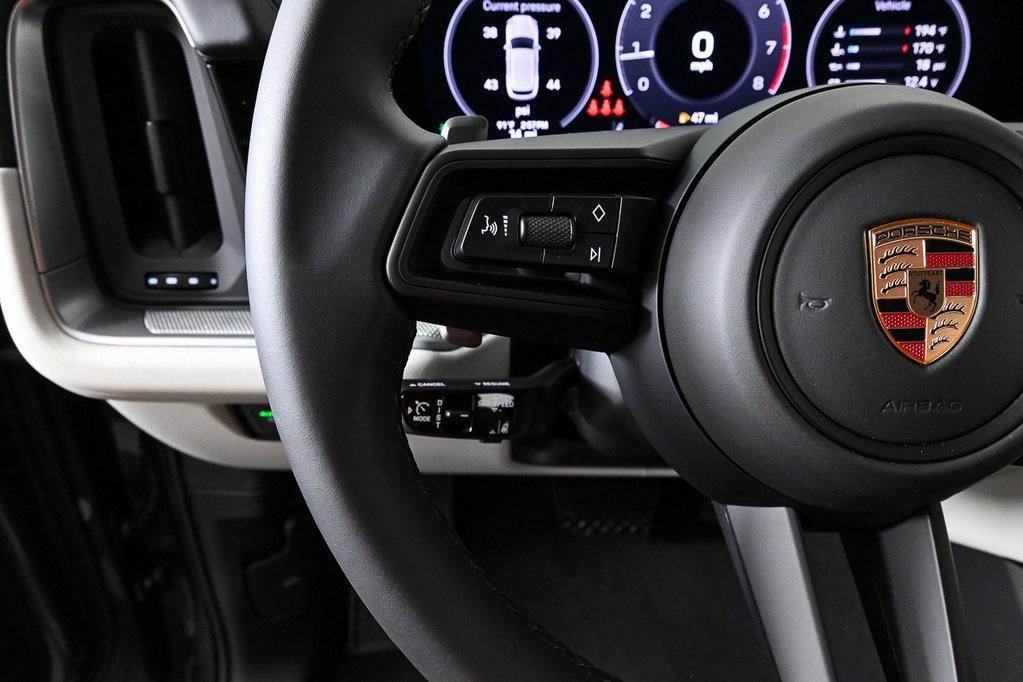 new 2025 Porsche Cayenne car, priced at $105,585