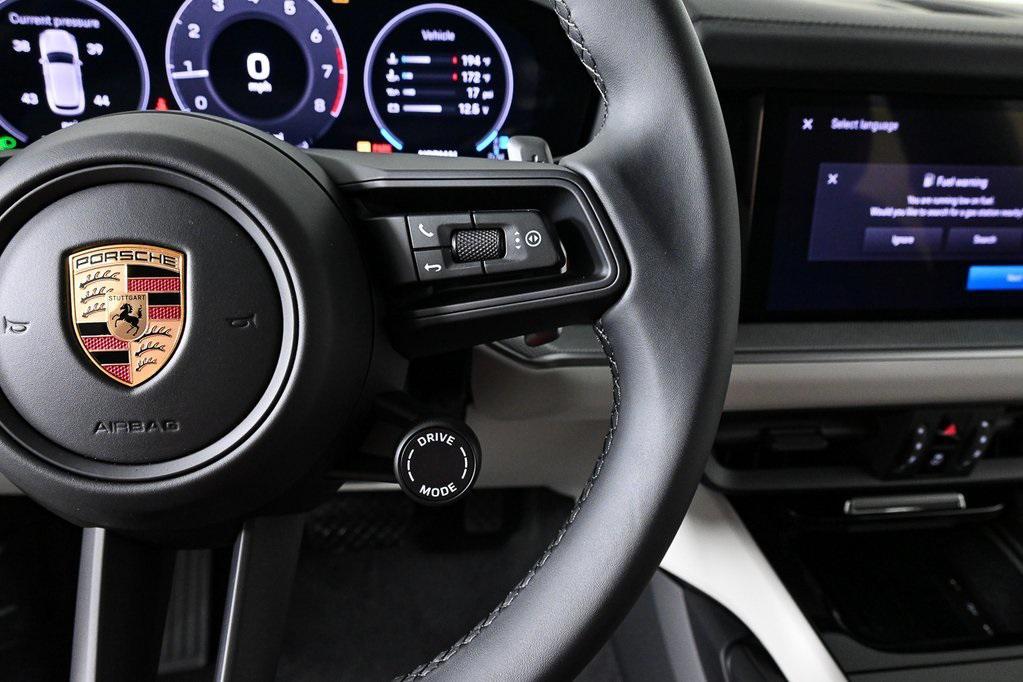 new 2025 Porsche Cayenne car, priced at $105,585