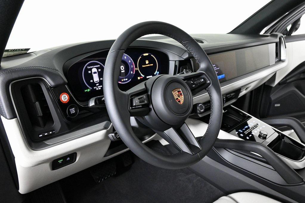 new 2025 Porsche Cayenne car, priced at $105,585