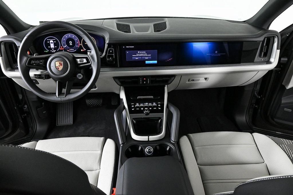 new 2025 Porsche Cayenne car, priced at $105,585