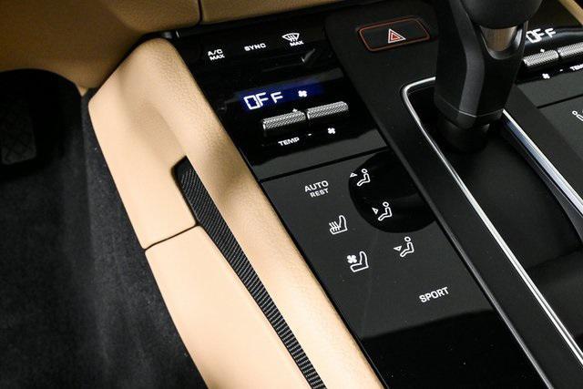 new 2024 Porsche Macan car