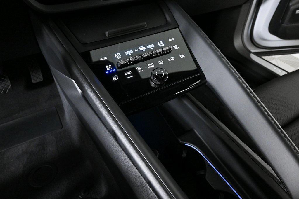 new 2025 Porsche Macan car, priced at $89,275