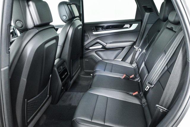 new 2024 Porsche Cayenne car