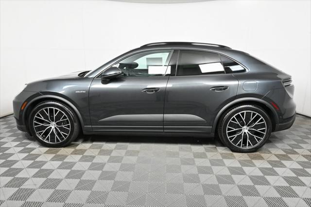 new 2024 Porsche Macan car