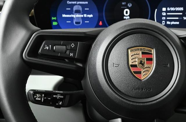 new 2024 Porsche Macan car