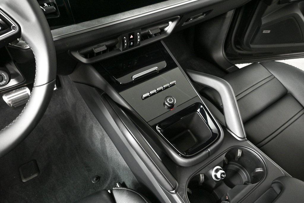 new 2025 Porsche Cayenne car, priced at $132,445