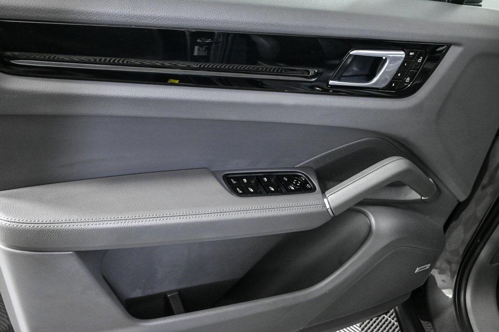 used 2020 Porsche Cayenne car, priced at $43,526