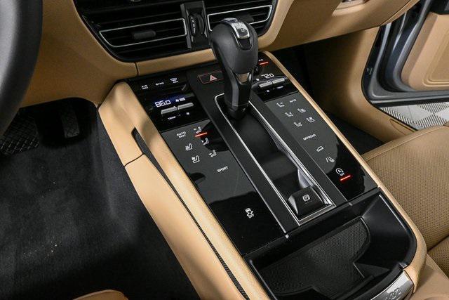 used 2025 Porsche Macan car