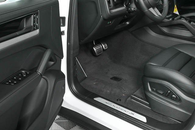 new 2025 Porsche Cayenne car, priced at $127,765