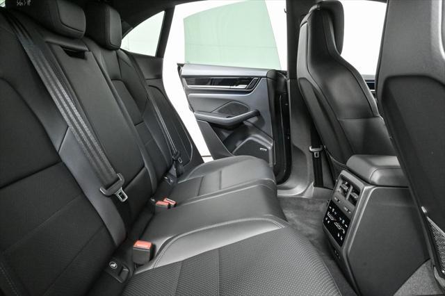 new 2025 Porsche Macan car