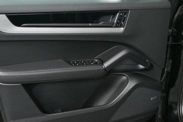 new 2025 Porsche Cayenne car, priced at $103,735