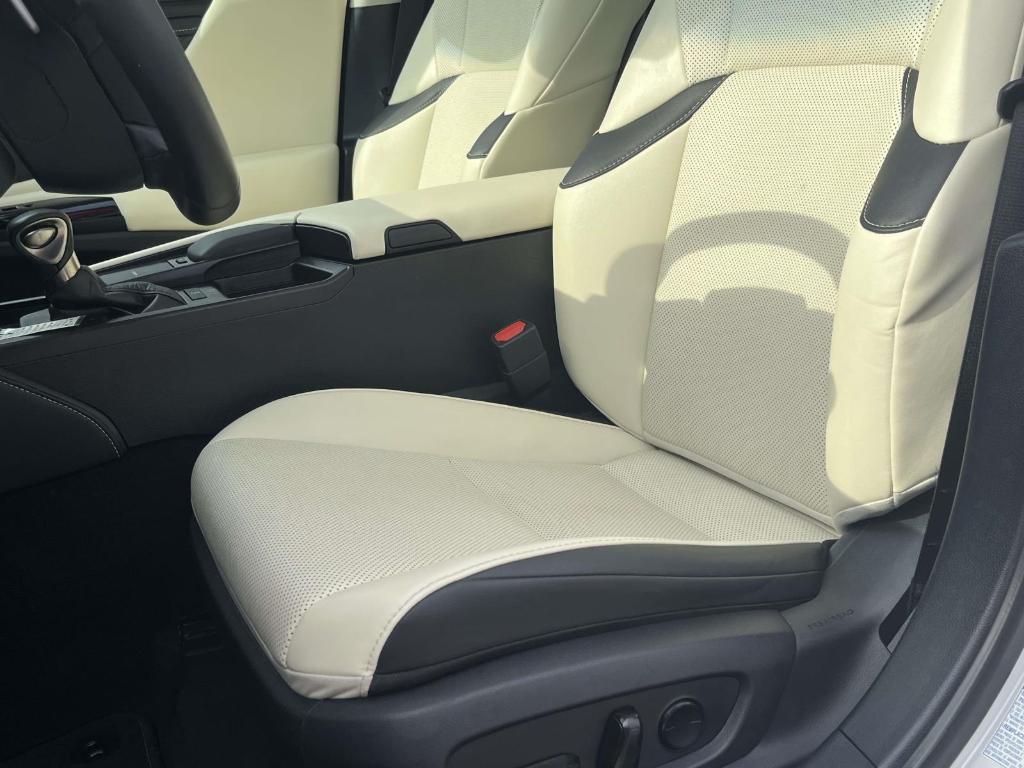 used 2022 Lexus ES 250 car, priced at $33,400